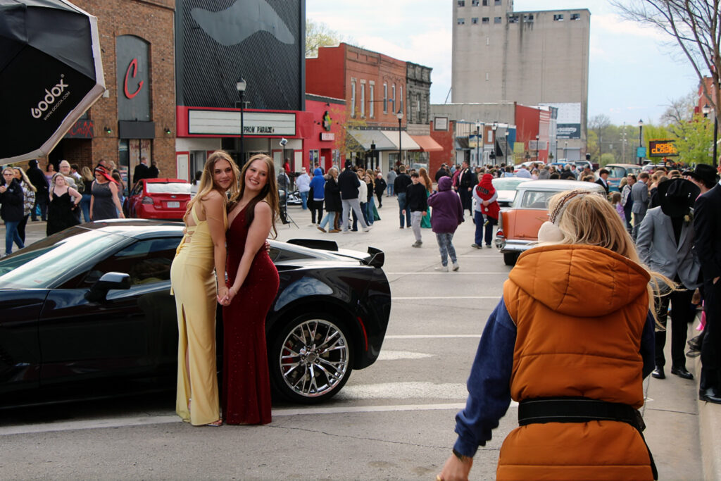 Warrensburg Main Street Hosts Prom Parade